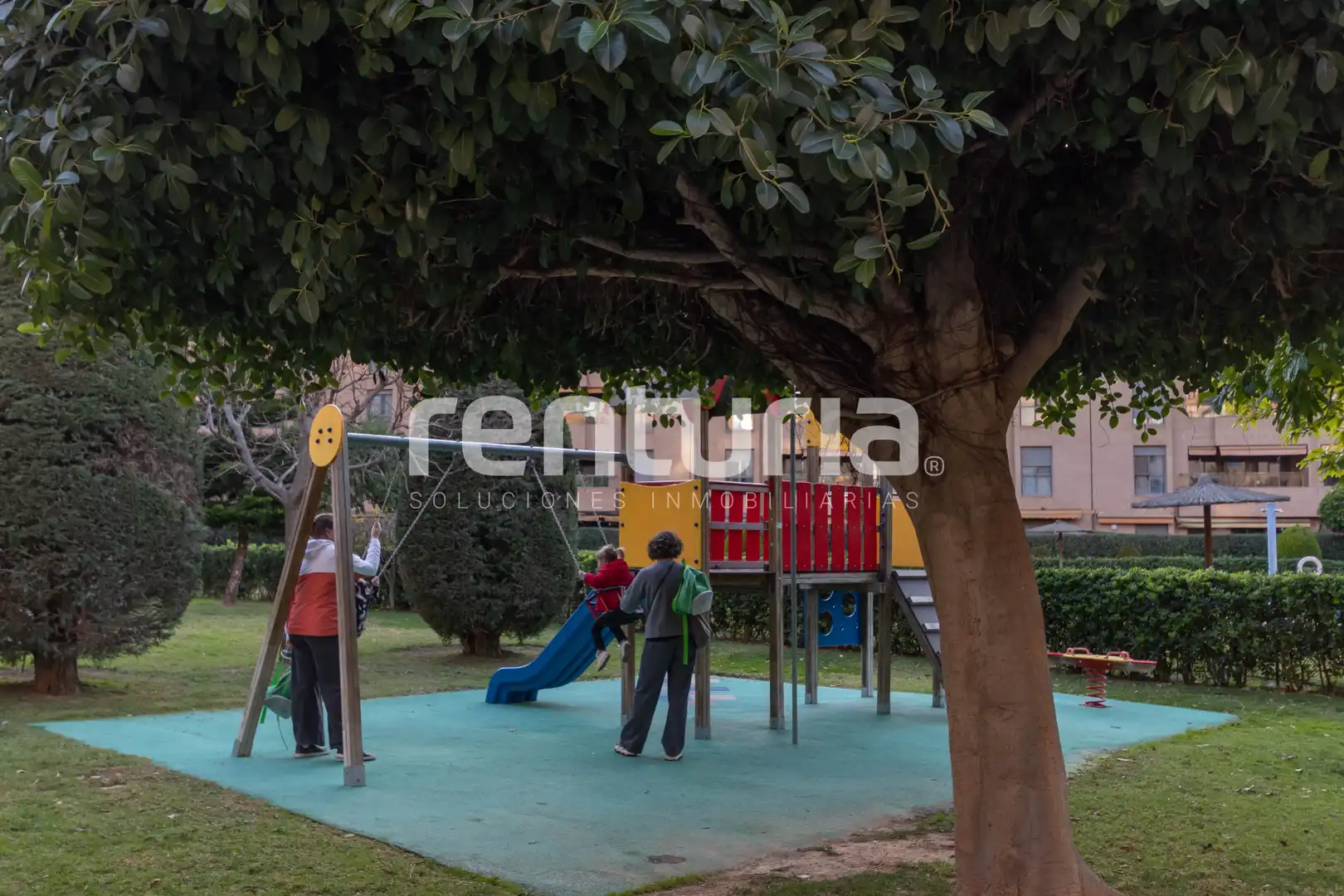 Jardín de Piso en venta en Valencia con Aire acondicionado, Calefacción y Jardín privado