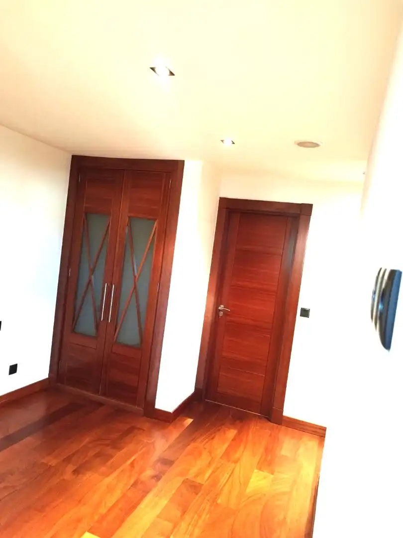 Flat for rent in Vigo   with Parquet flooring