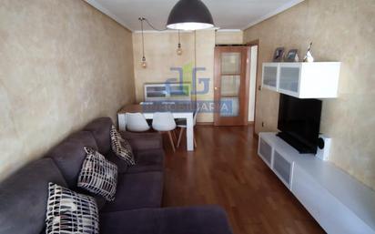 Living room of Flat for sale in San Andrés del Rabanedo  with Heating, Storage room and Furnished