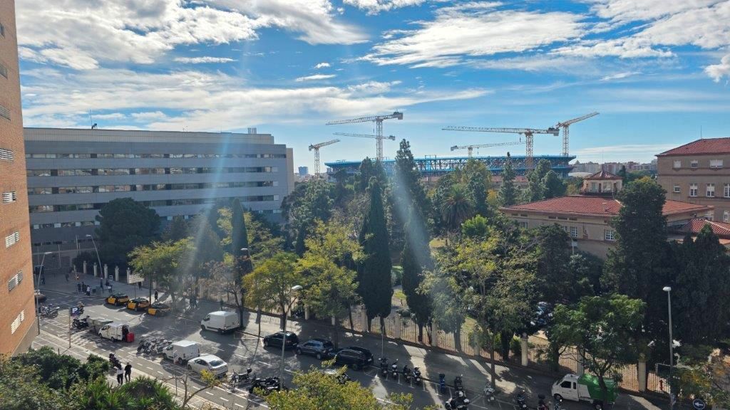 Vista exterior de Pis de lloguer en  Barcelona Capital amb Aire condicionat, Calefacció i Forn