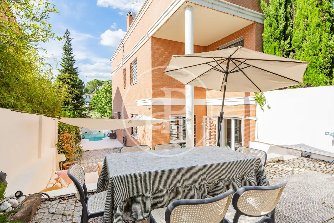 Terraza de Casa adosada en venta en Madrid con Aire acondicionado, Calefacción y Jardín privado