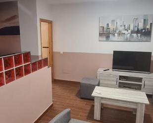 Sala d'estar de Apartament de lloguer en Coín amb Aire condicionat i Terrassa