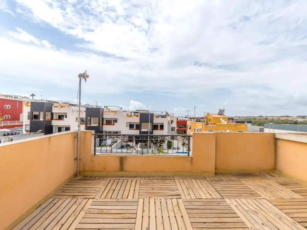 Terrassa de Casa adosada en venda en Orihuela amb Aire condicionat, Moblat i Piscina comunitària