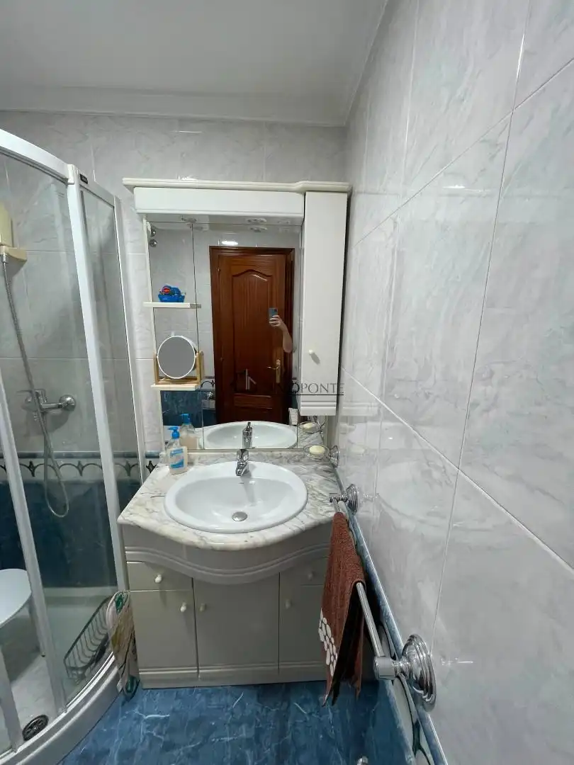 Baño de Piso en venta en A Estrada  con Calefacción, Terraza y Trastero