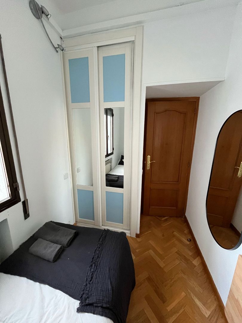 Bedroom of Flat to share in  Madrid Capital  with Heating, Furnished and Oven