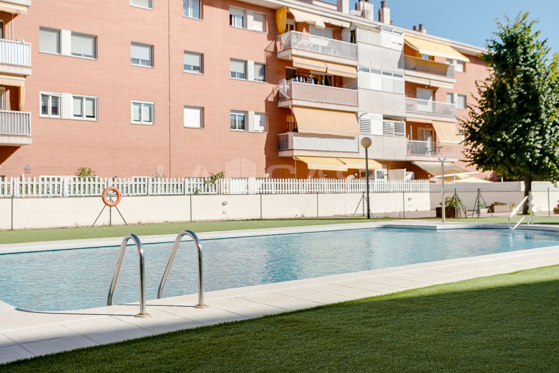 Piscina de Planta baixa en venda en Canovelles amb Aire condicionat, Calefacció i Parquet