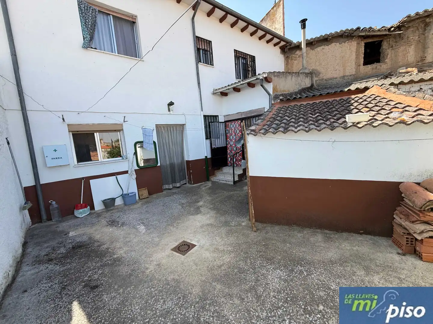 Vista exterior de Casa o xalet en venda en Pollos amb Jardí privat, Terrassa i Traster