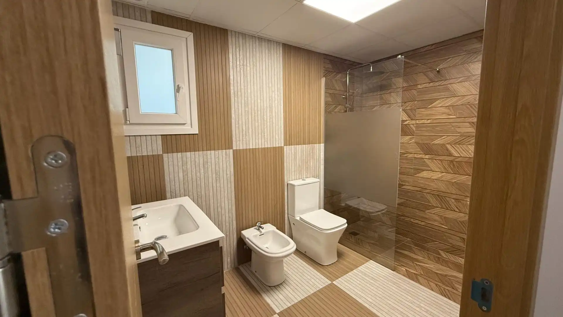 Bathroom of Flat for sale in Deltebre  with Air Conditioner, Heating and Terrace