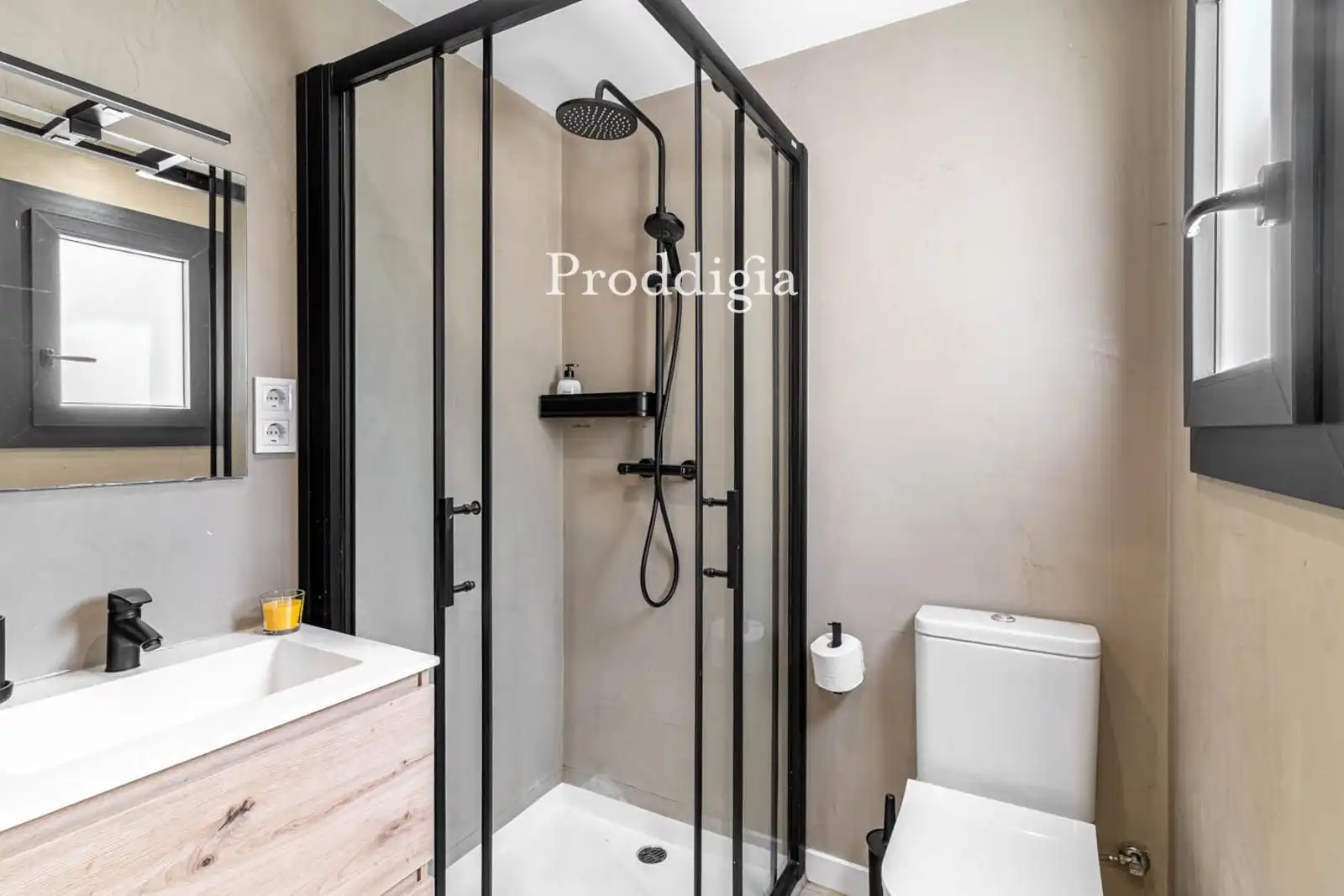 Bathroom of Houses for rent in Sant Cugat del Vallès  with Air Conditioner, Storage room and Swimming Pool