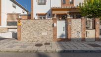 Exterior view of Single-family semi-detached for sale in Gójar  with Air Conditioner, Heating and Private garden