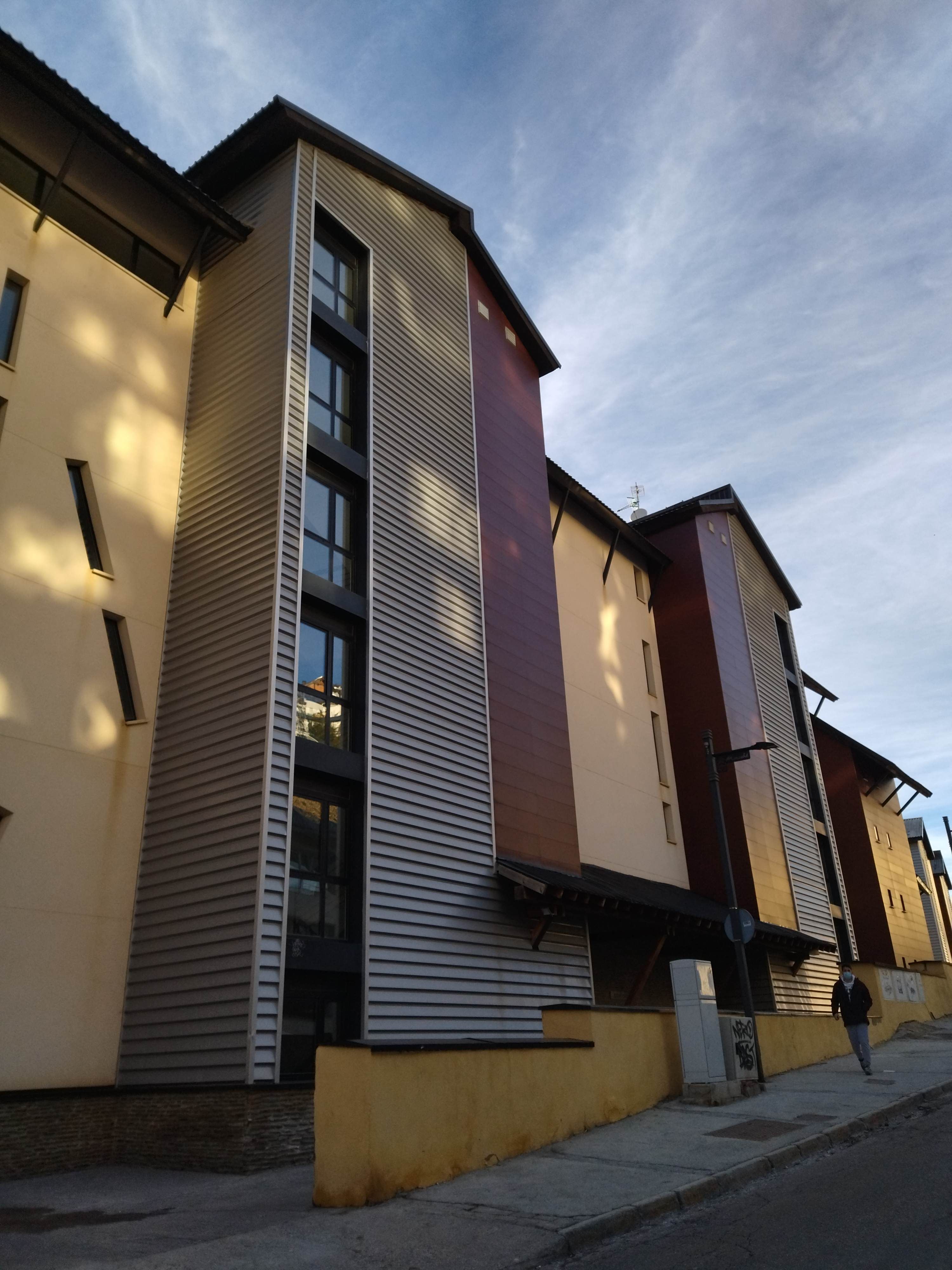 Exterior view of Garage for sale in Sierra Nevada