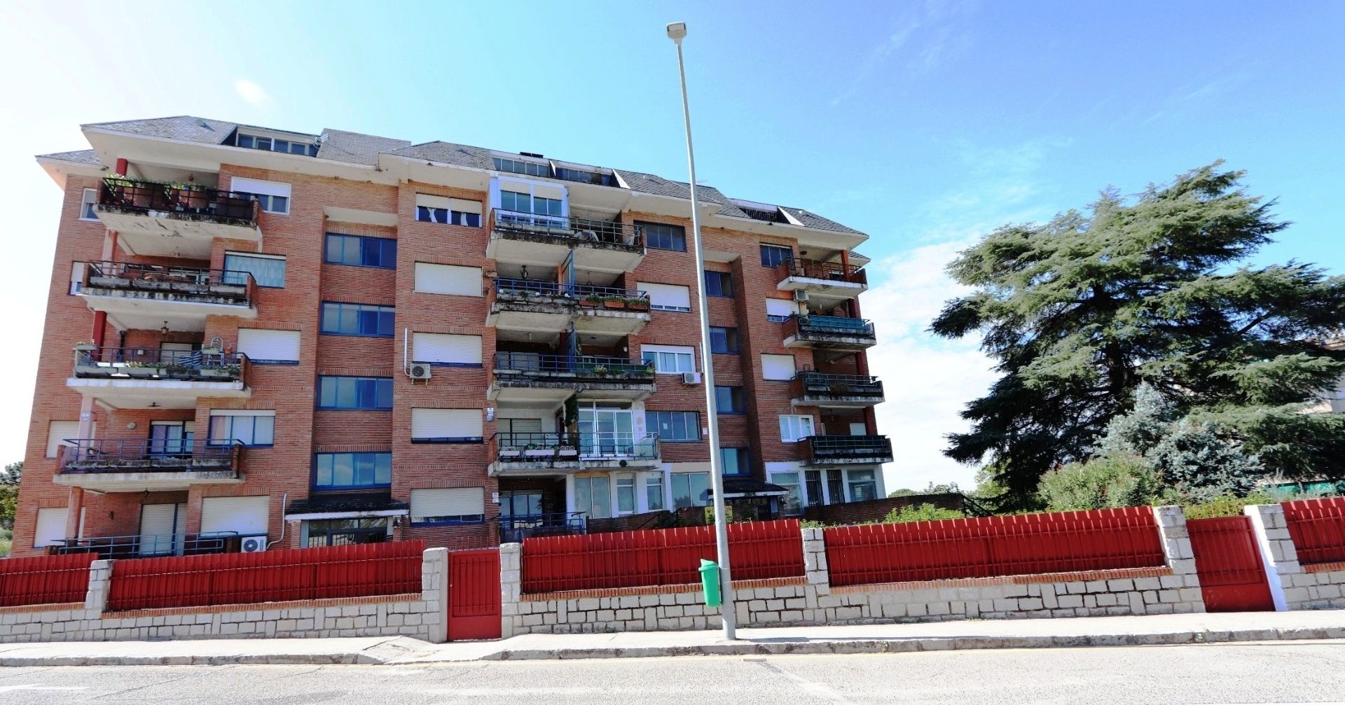 Vista exterior de Apartament en venda en Santa Cruz del Retamar amb Calefacció, Terrassa i Moblat