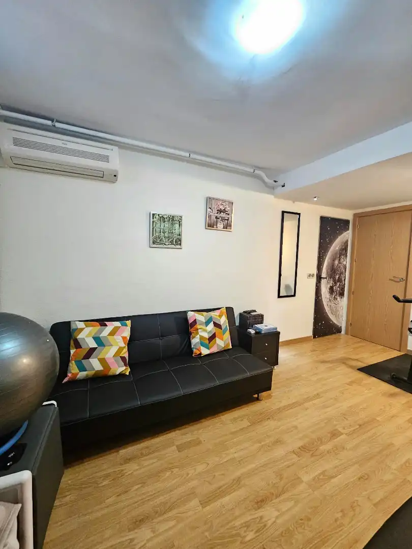 Sala d'estar de Casa o xalet en venda en Navalcarnero amb Calefacció, Jardí privat i Piscina comunitària
