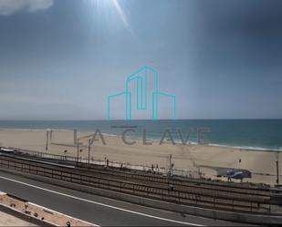 Vista exterior de Dúplex en venda en Premià de Mar amb Parquet, Terrassa i Balcó