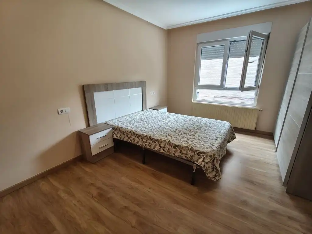 Bedroom of Flat for sale in Avilés
