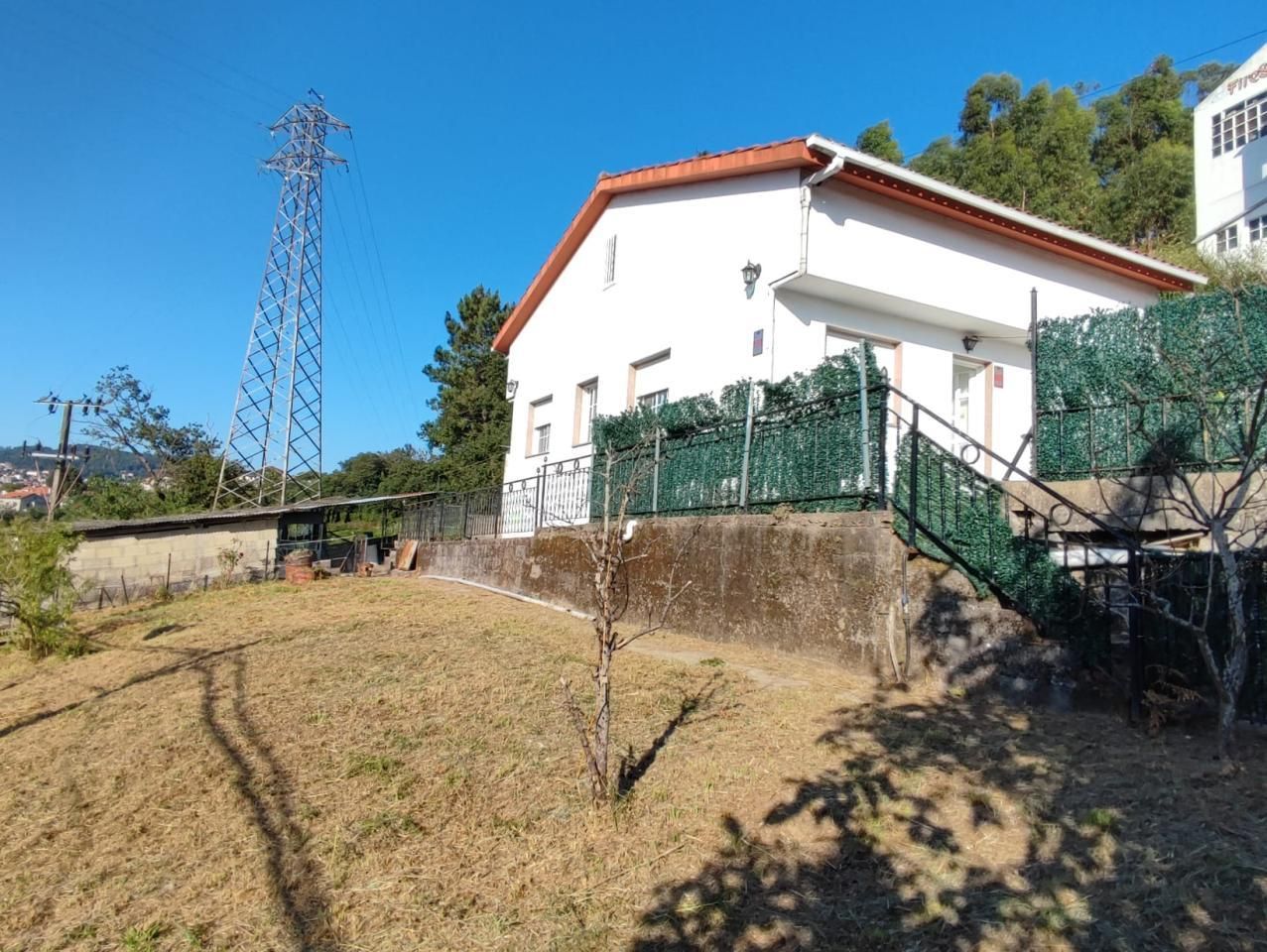 Vista exterior de Casa o xalet en venda en Vigo  amb Calefacció, Jardí privat i Parquet