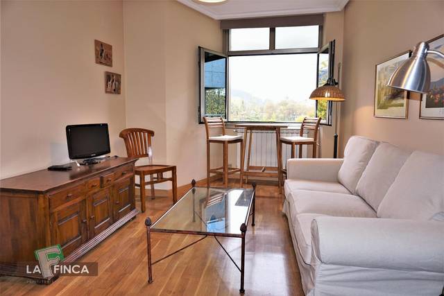 Apartamento en Venta en HERMANAS DE LA CARIDAD en Milán - Pumarín