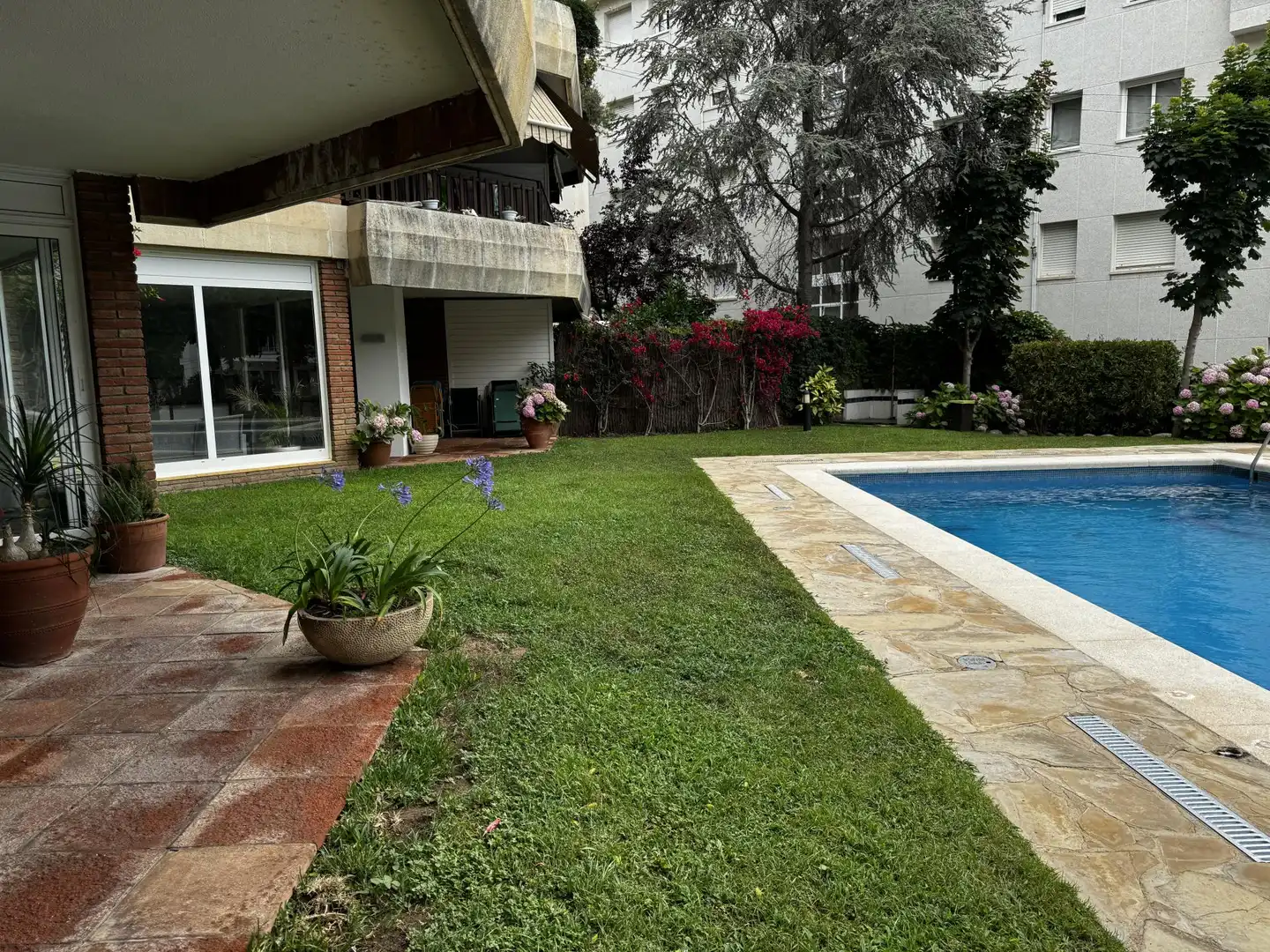 Piscina de Apartamento de alquiler en Caldes d'Estrac con Calefacción, Jardín privado y Terraza