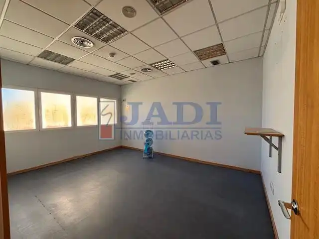 Local comercial de lloguer a Valdepeñas, imagen 3