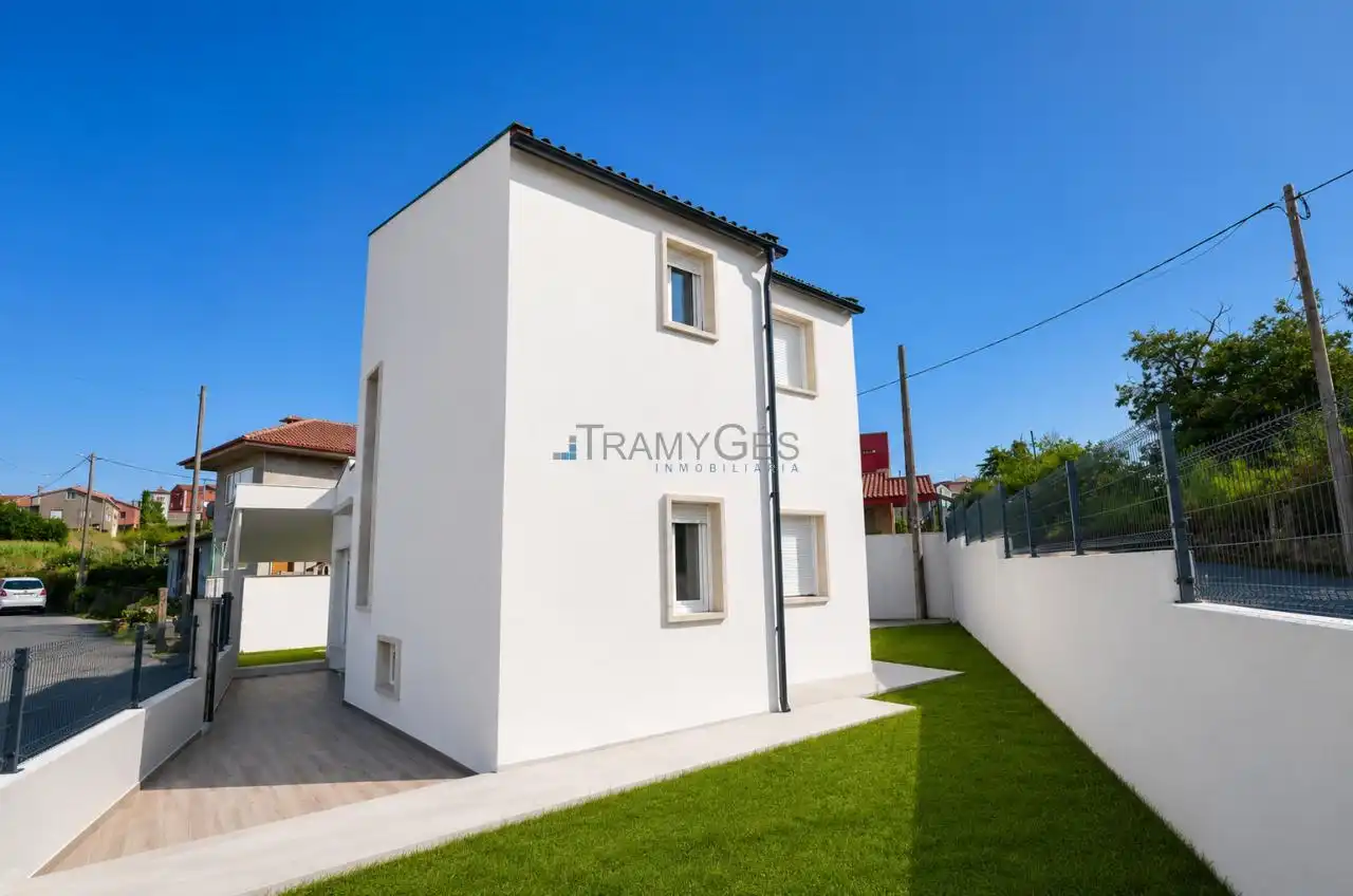 Vista exterior de Casa o chalet en venta en A Guarda   con Calefacción, Jardín privado y Terraza