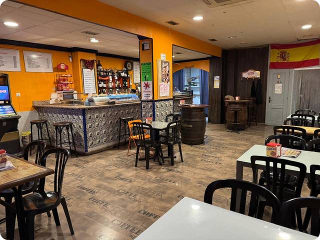 Local comercial en Alquiler en de la vía en Casablanca