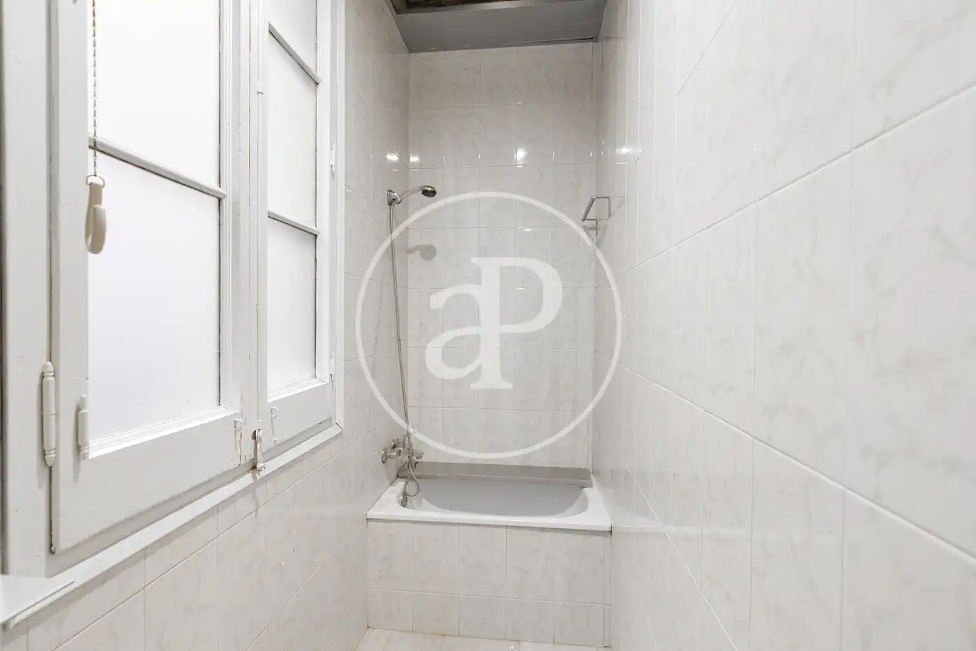 Baño de Piso en venta en Barcelona con Calefacción y Balcón