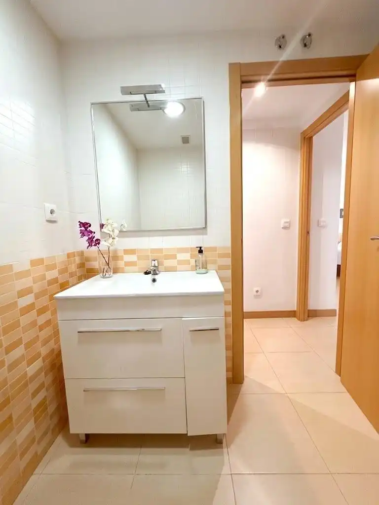 Baño de Piso en venta en Málaga con Aire acondicionado, Calefacción y Jardín privado