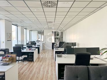 Büro mit Aufzug zum Verkauf in Calle de Antonio López