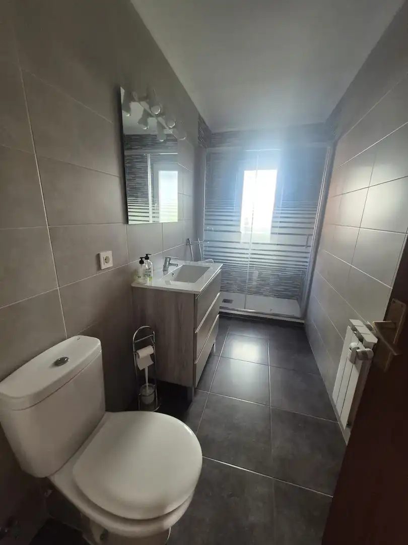 Badezimmer von Wohnung zum Verkauf in Ávila mit Heizung, Terrasse und Möbliert