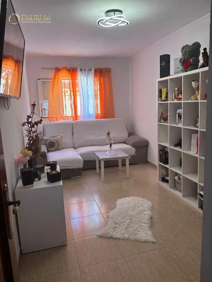 Sala d'estar de Casa adosada en venda en Vélez-Málaga amb Aire condicionat, Terrassa i Piscina