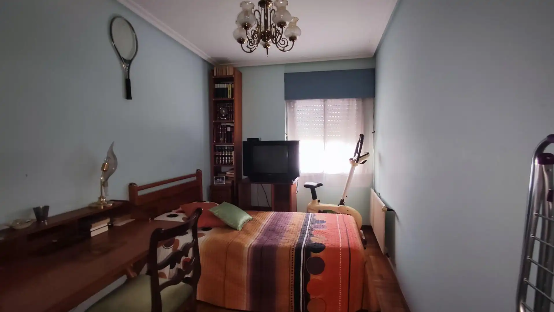 Habitación de Piso en venta en Vigo  con Calefacción, Trastero y Amueblado
