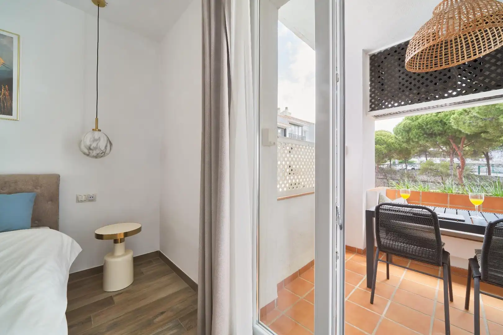 Habitación de Apartamento en venta en Marbella con Aire acondicionado, Jardín privado y Terraza