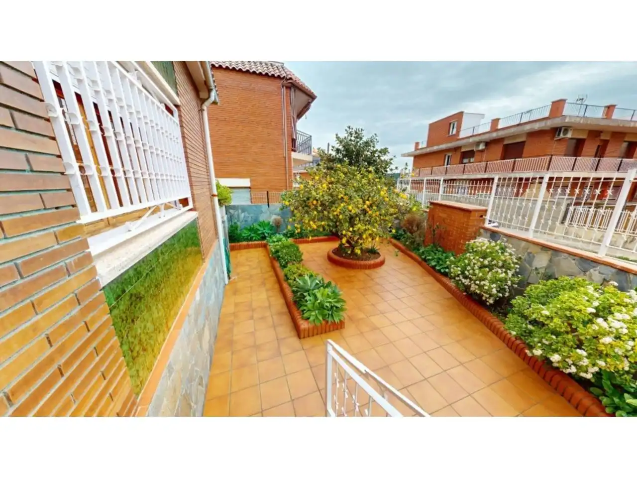 Jardí de Casa o xalet en venda en Viladecans amb Calefacció, Jardí privat i Terrassa