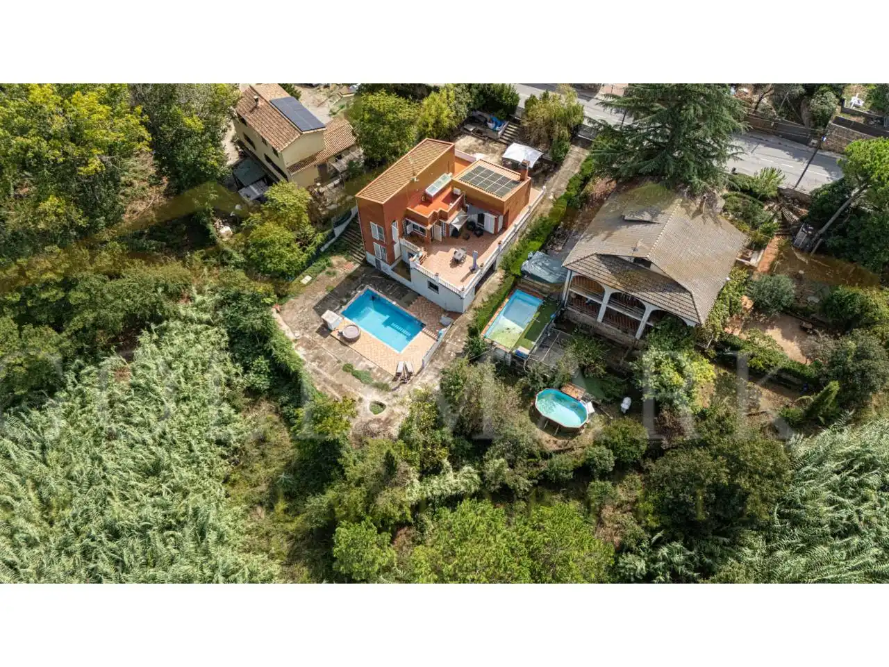 Vista exterior de Casa o xalet en venda en Corbera de Llobregat amb Aire condicionat, Calefacció i Jardí privat