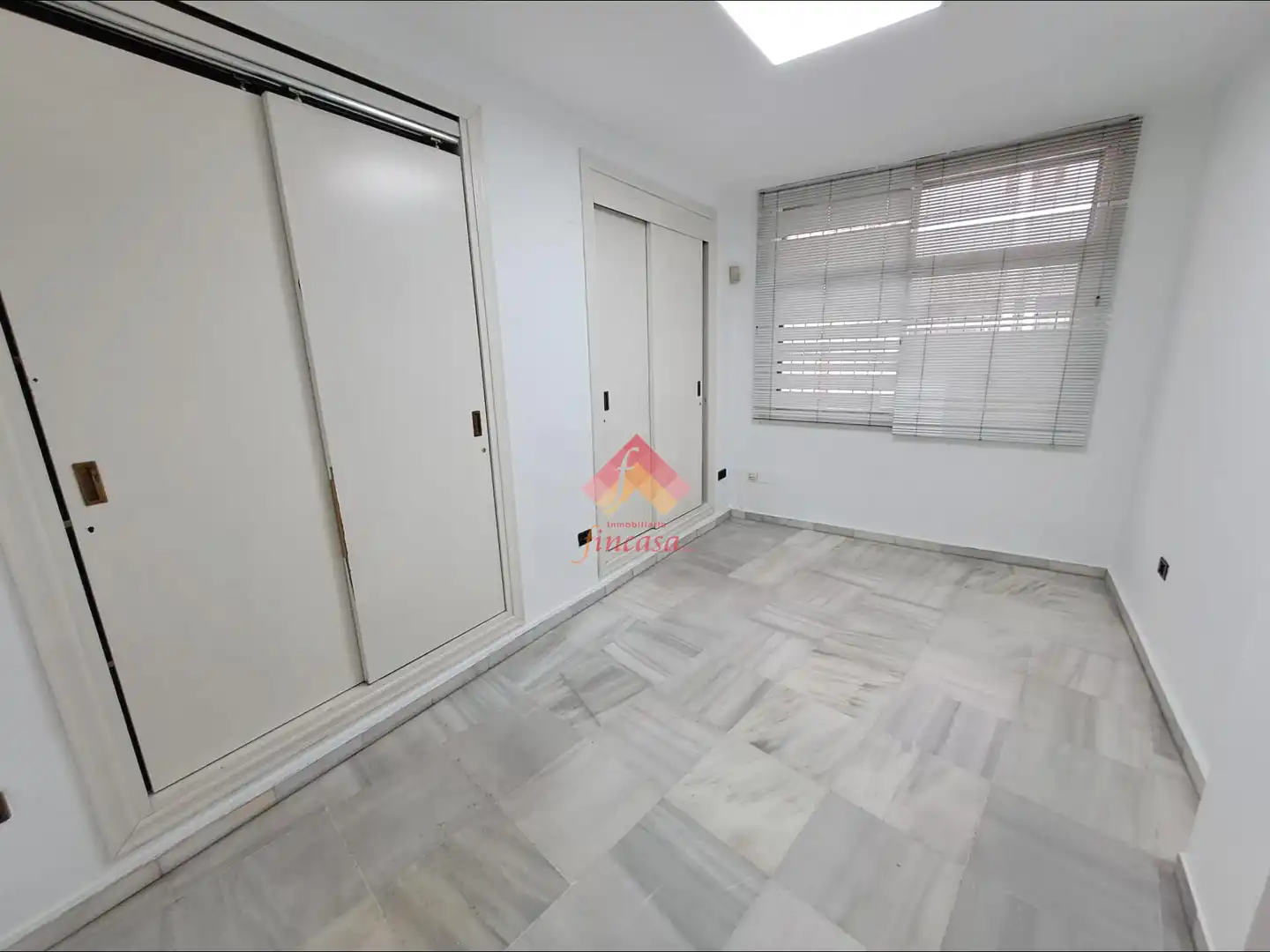 Commercial properties for rent in Ronda  with Air Conditioner
