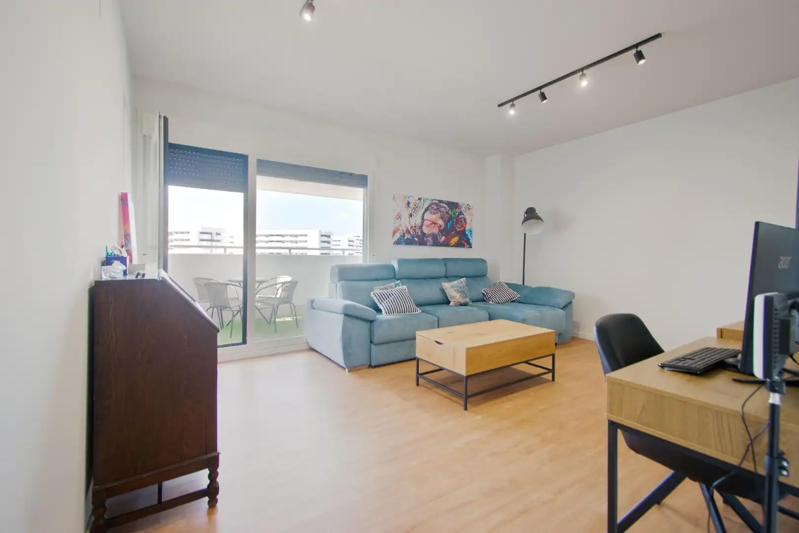 Piso con piscina en venta en Este - Alcosa- Torreblanca