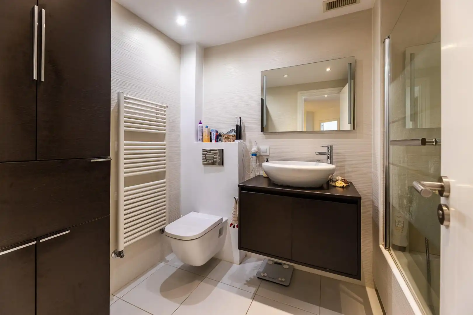 Badezimmer von Wohnung zum Verkauf in  Palma de Mallorca mit Klimaanlage, Heizung und Parkett