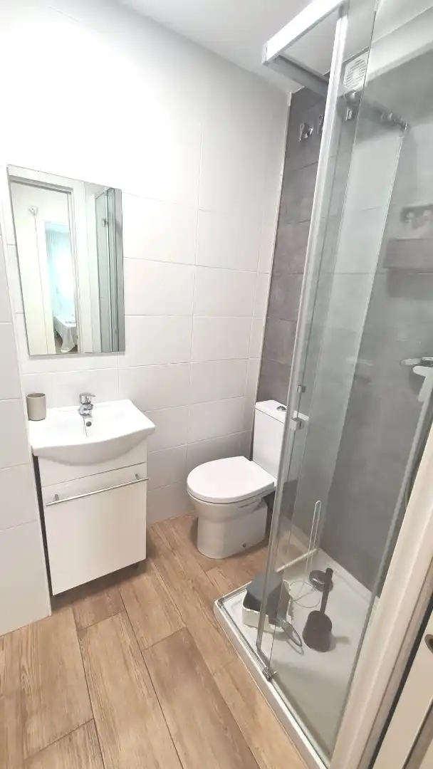 Badezimmer von Wohnung zur Miete in Valencia mit Klimaanlage, Möbliert und Ofen
