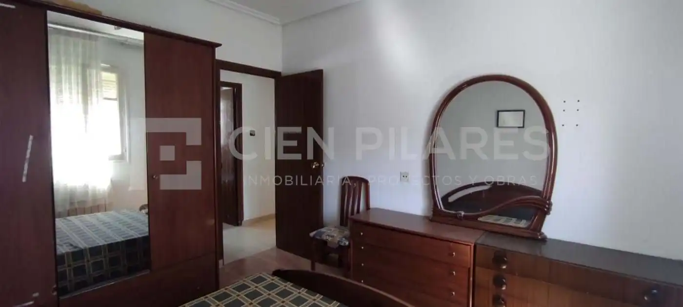Bedroom of Flat for sale in  Logroño