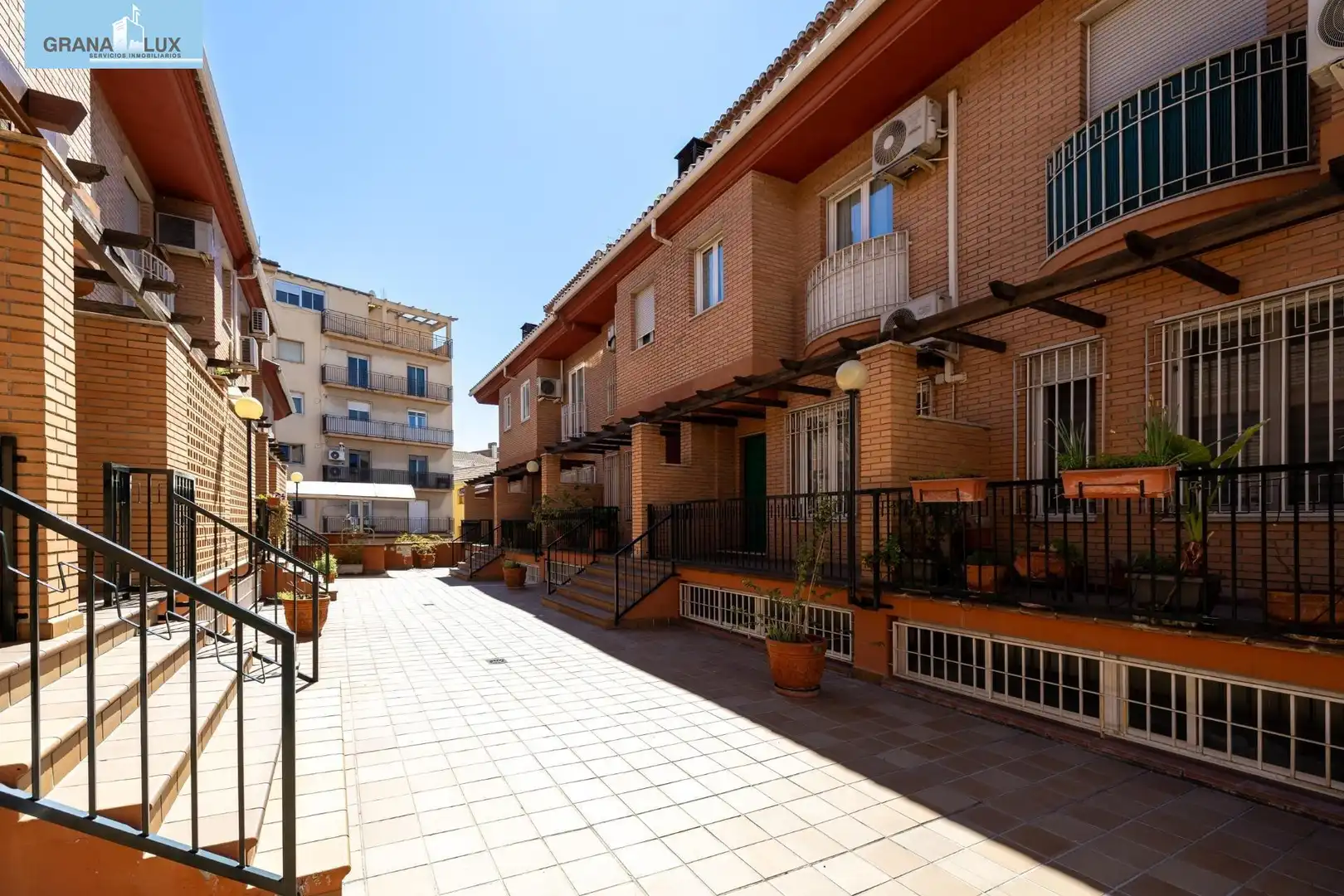 Adossat amb terrassa en venda a Avenida Avenida Murcia