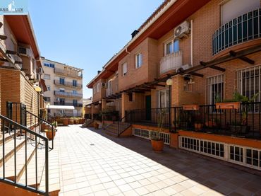Adossat amb balcó en venda a Avenida Avenida Murcia