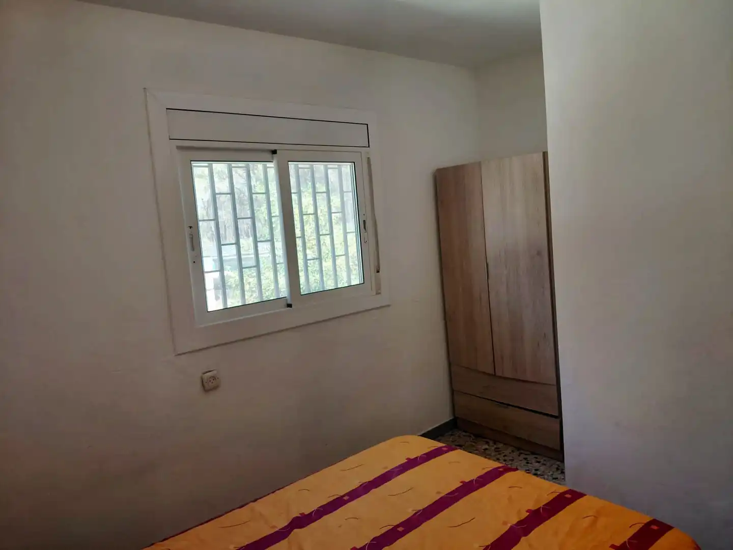 Schlafzimmer von Haus oder Chalet zur Miete in Calafell mit Privatgarten, Abstellraum und Schwimmbad