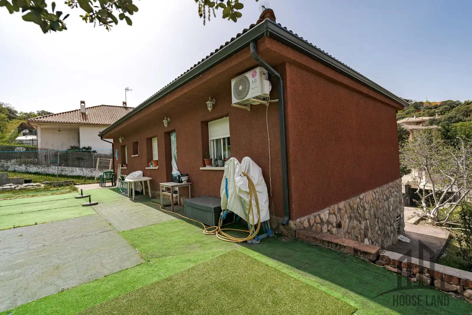 Vista exterior de Casa o chalet en venta en El Casar con Aire acondicionado, Calefacción y Jardín privado