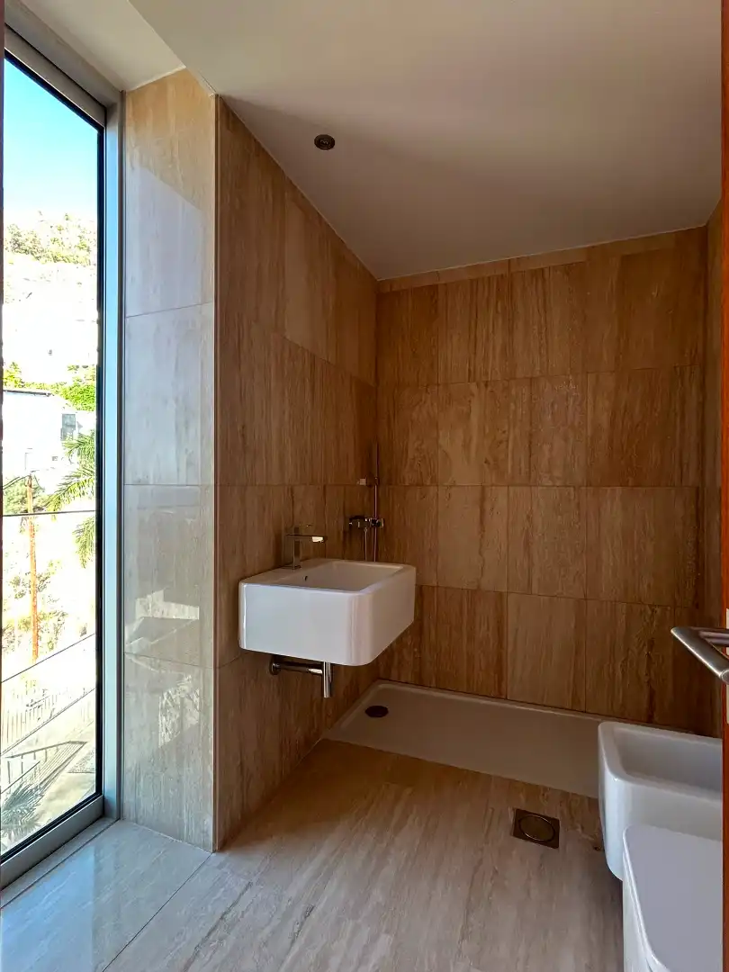 Badezimmer von Wohnung zum Verkauf in Santa Cruz de Tenerife mit Privatgarten, Terrasse und Abstellraum