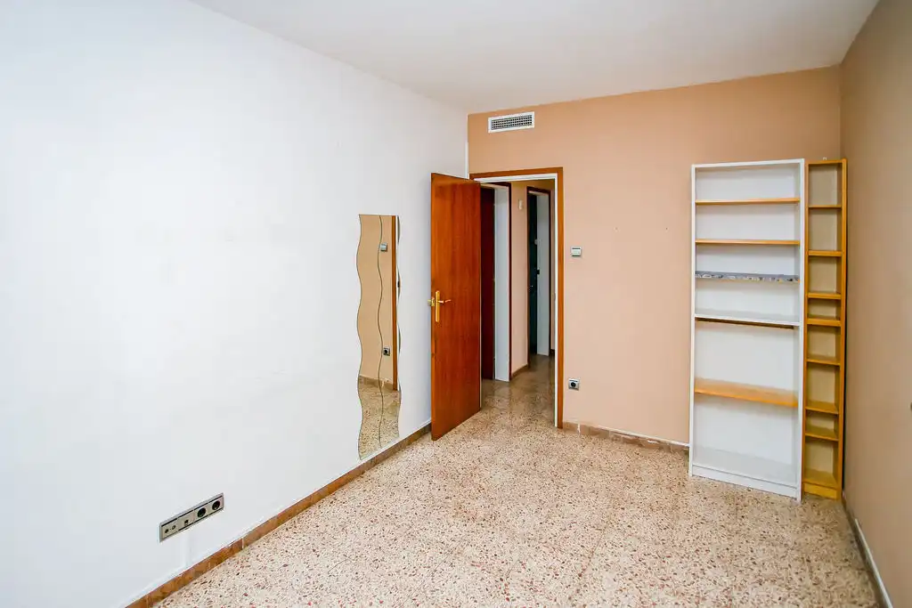Bedroom of Flat for sale in Torrelles de Llobregat