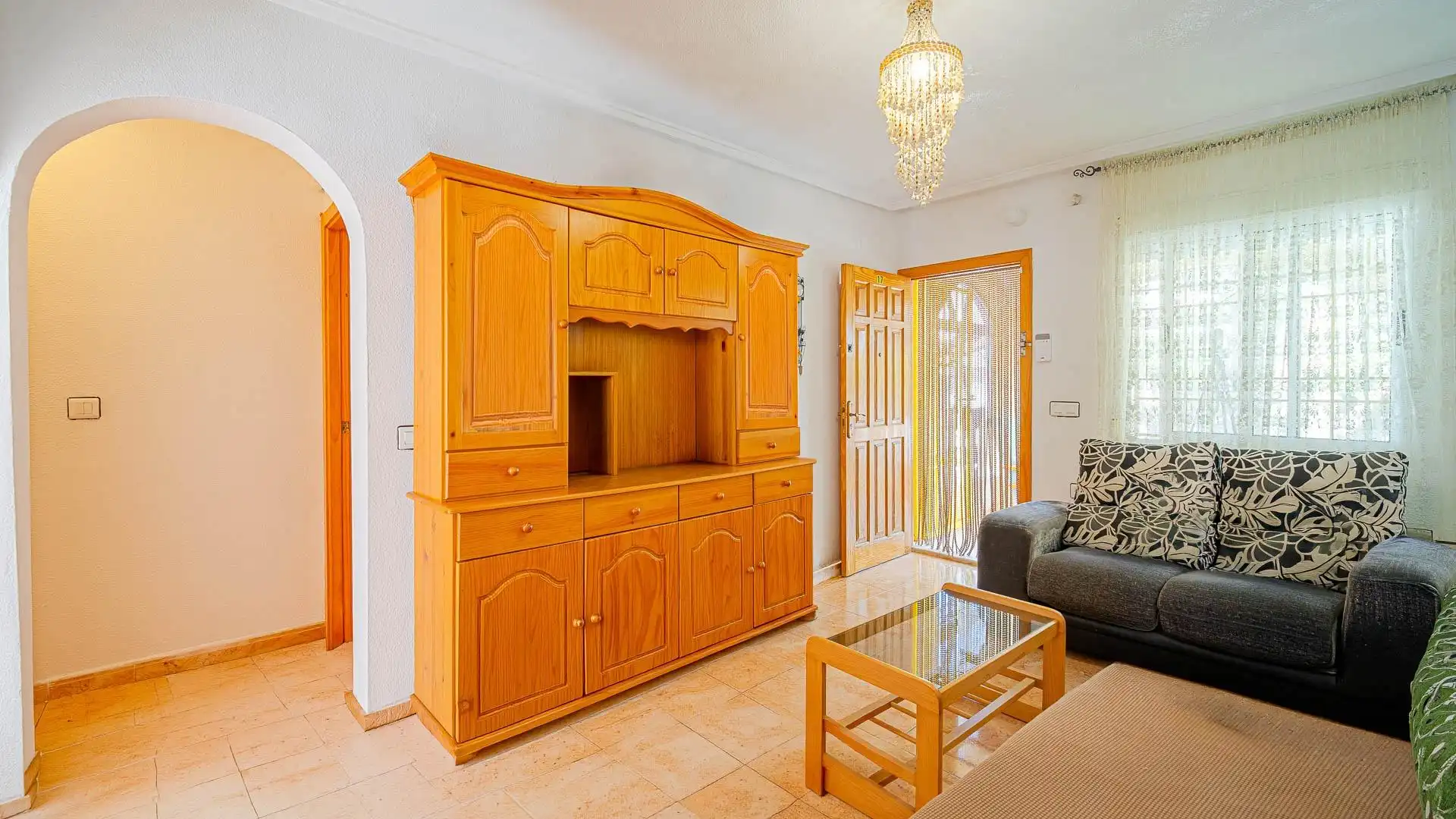 Sala d'estar de Casa adosada en venda en Torrevieja amb Terrassa, Traster i Moblat