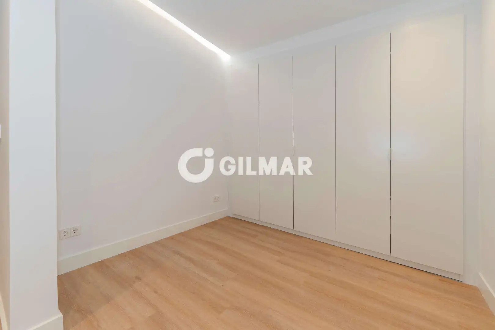 Habitación de Piso en venta en Madrid con Calefacción y Amueblado