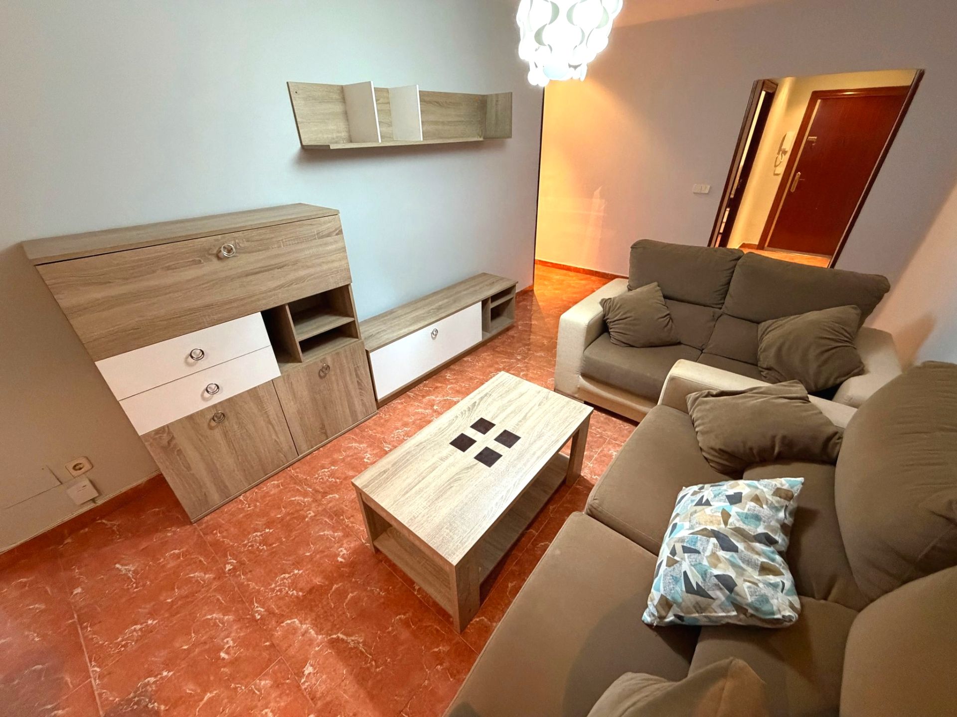 Wohnung zum Verkauf in Calle Menéndez de Avilés, Reyes Católicos