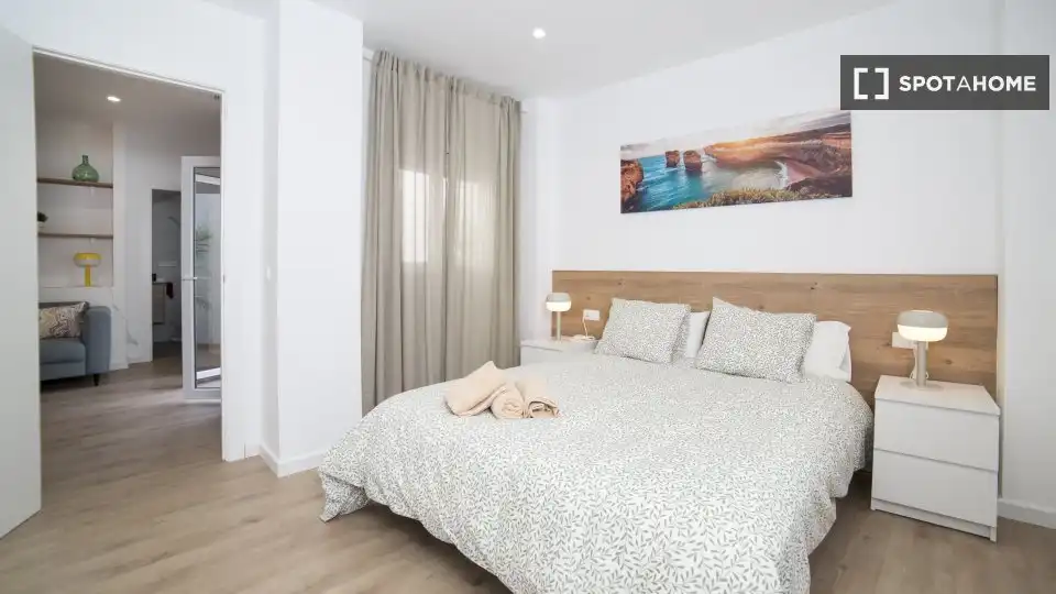 Bedroom of Flat for rent in Valencia  with Air Conditioner, Heating and Furnished