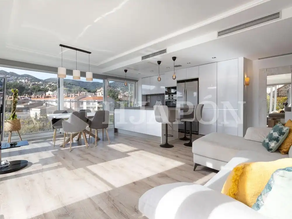 Sala d'estar de Pis en venda en Alella amb Aire condicionat, Calefacció i Parquet